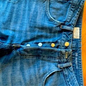 Anthropologie- Pilcro jeans. Slight barrel silhouette.